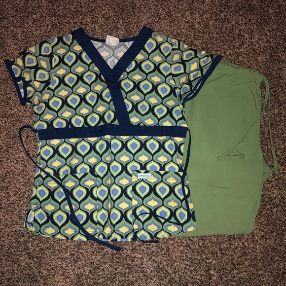 Peaches scrub set, Size XS